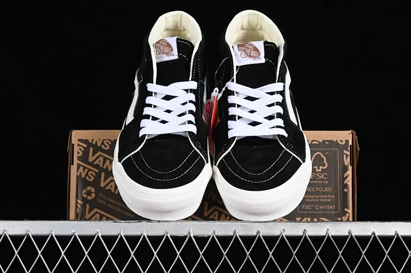All categories Vans Vans series Vans Mid Vans China Vans SK8-Hi VR3 Vans official environmentally friendly black and white mid-top classic simple casual canvas shoes VN0A4UWIVNE